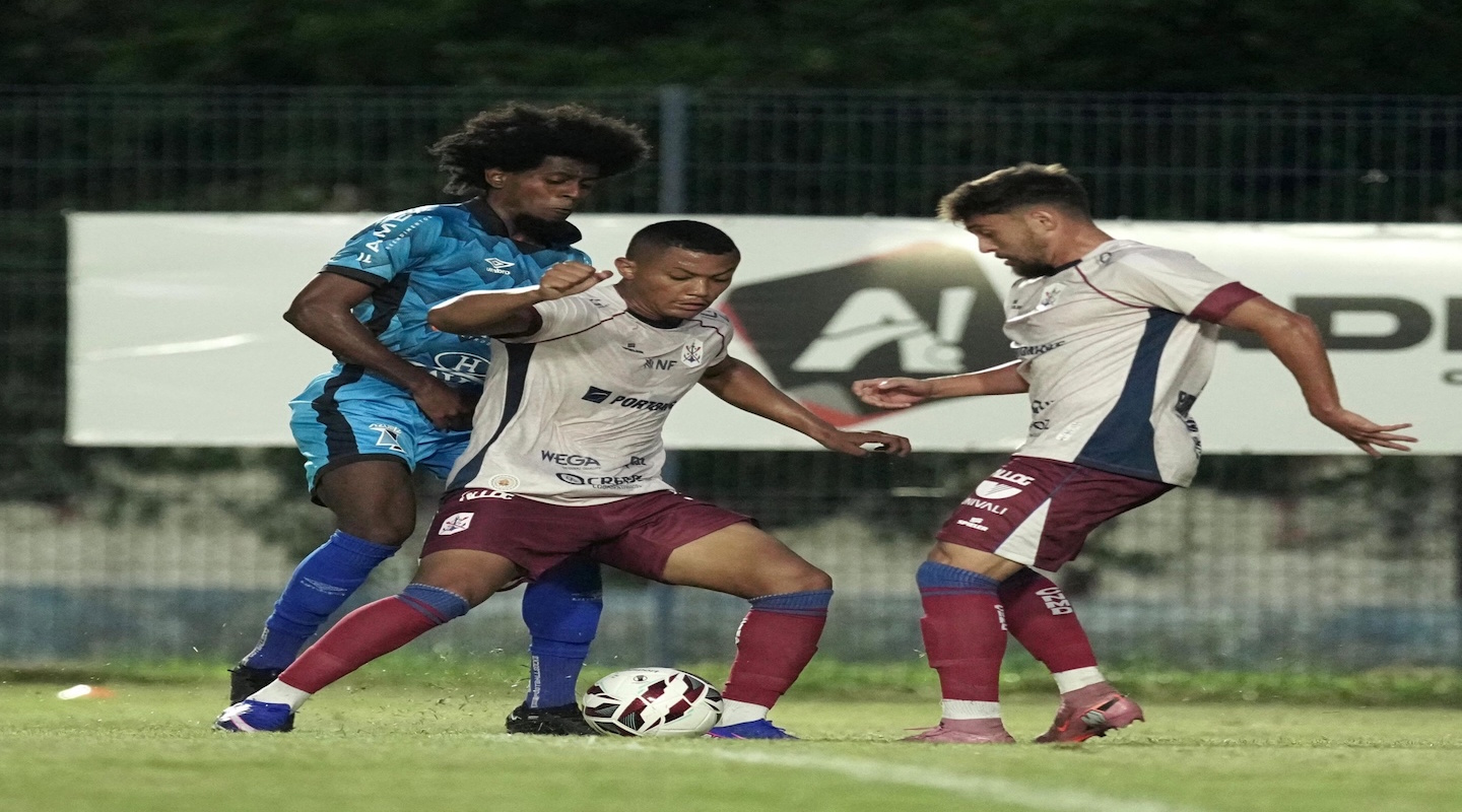 MARINHEIRO PRESSIONA MAS DEIXA DOIS PONTOS NO PARANÁ