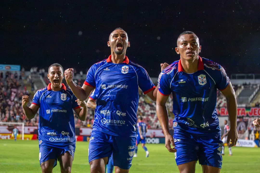 Vitória do Marinheiro por 4 a 2!