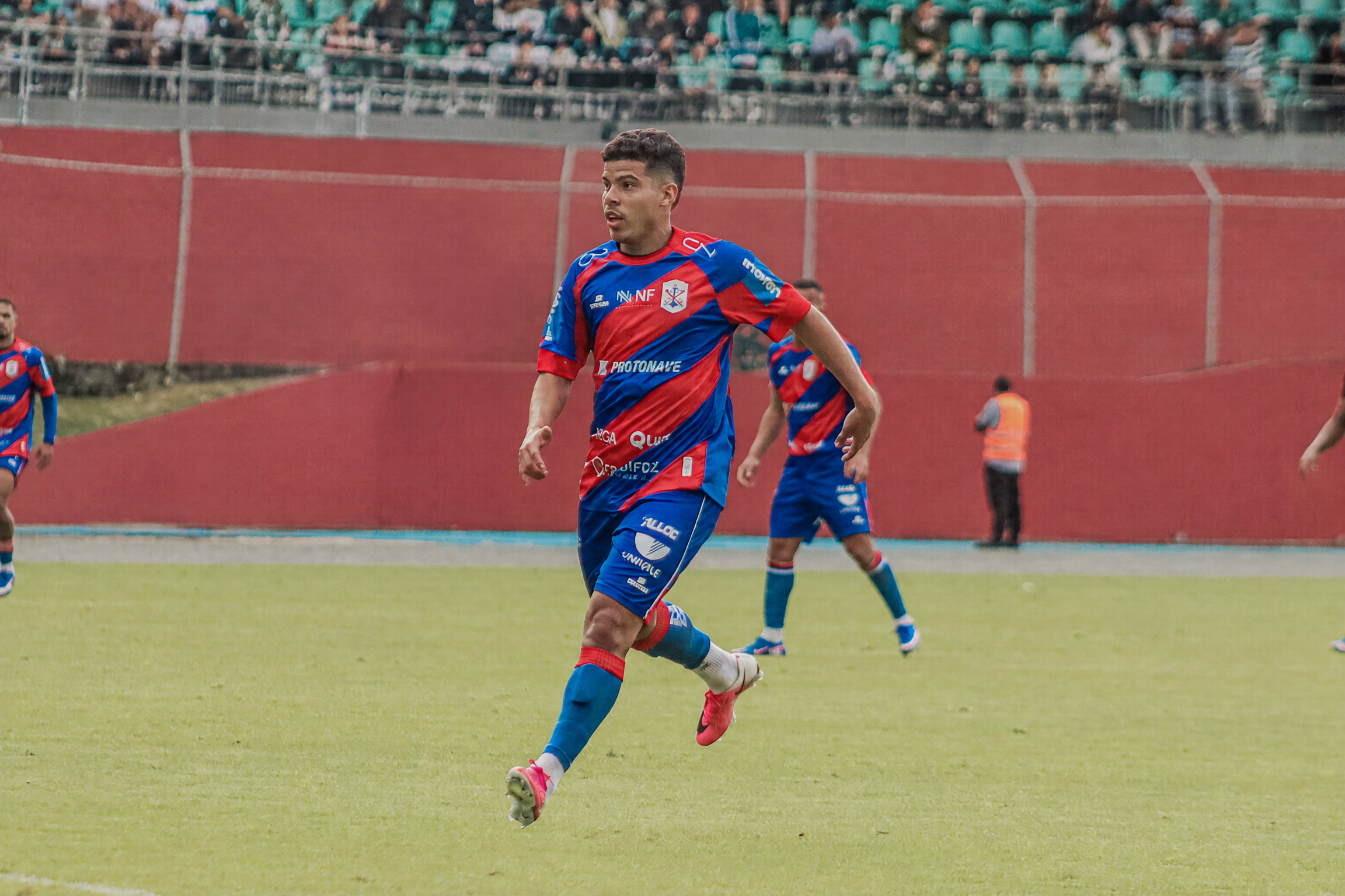 Líder de gols e jogos, Cesinha desatca força coletiva